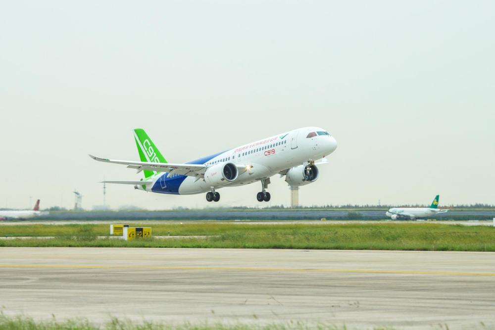 C919又拿下300架订单，但美国波音后悔得太晚，失去了中国9000架客机市场