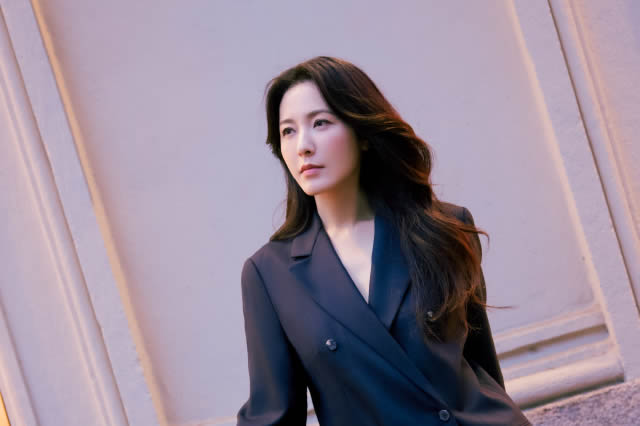 在镜头前美轮美奂,这五位“上镜”女星反差极大