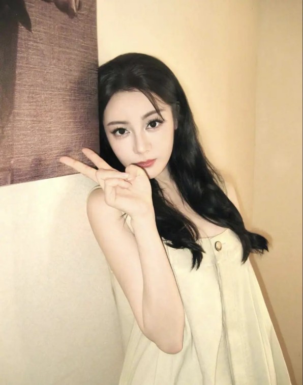 裁了7000人的2000亿美元巨头，疯狂啃“兔子”