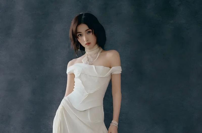 武汉三环线上萝卜快跑“集体抛锚”，给自动驾驶上了一堂什么课